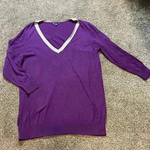 Gap long sleeve purple V-Neck Sweater - Picture 1 of 2